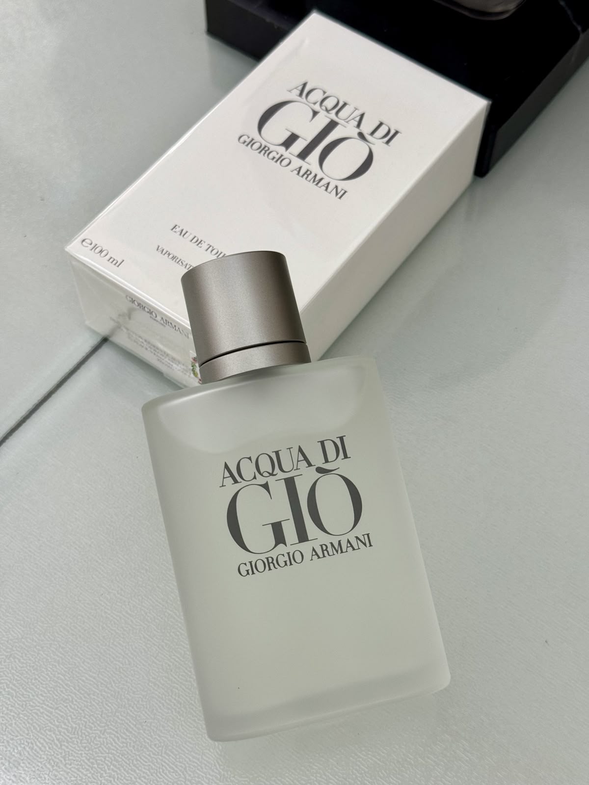 Frasco y caja de Acqua di Giò Pour Homme de 100 ml