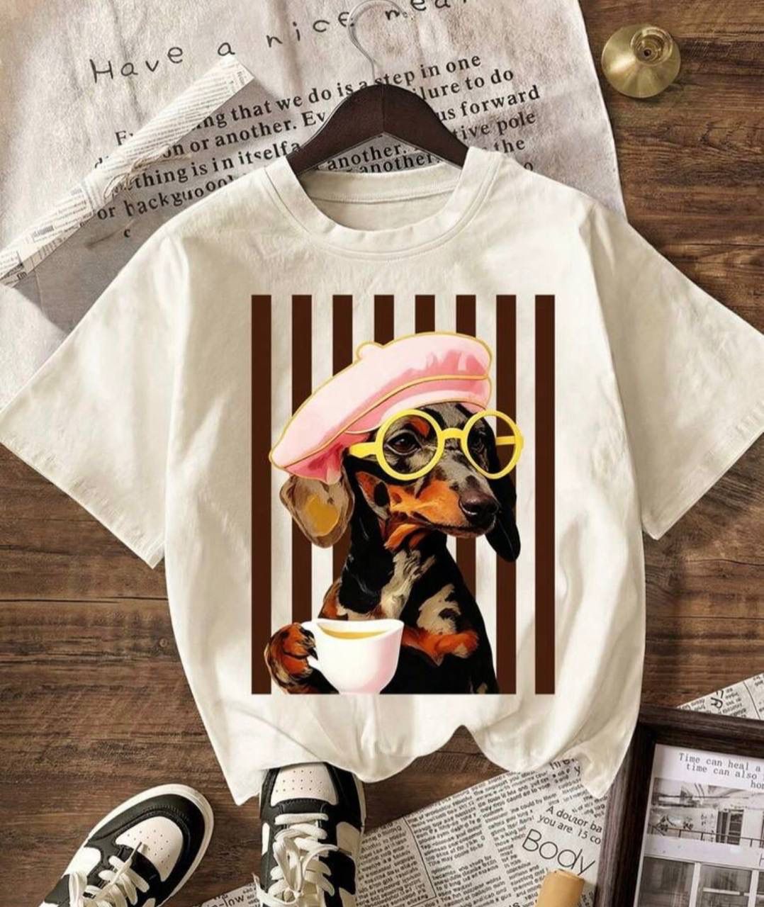 Camiseta Dachshund Café Parisino