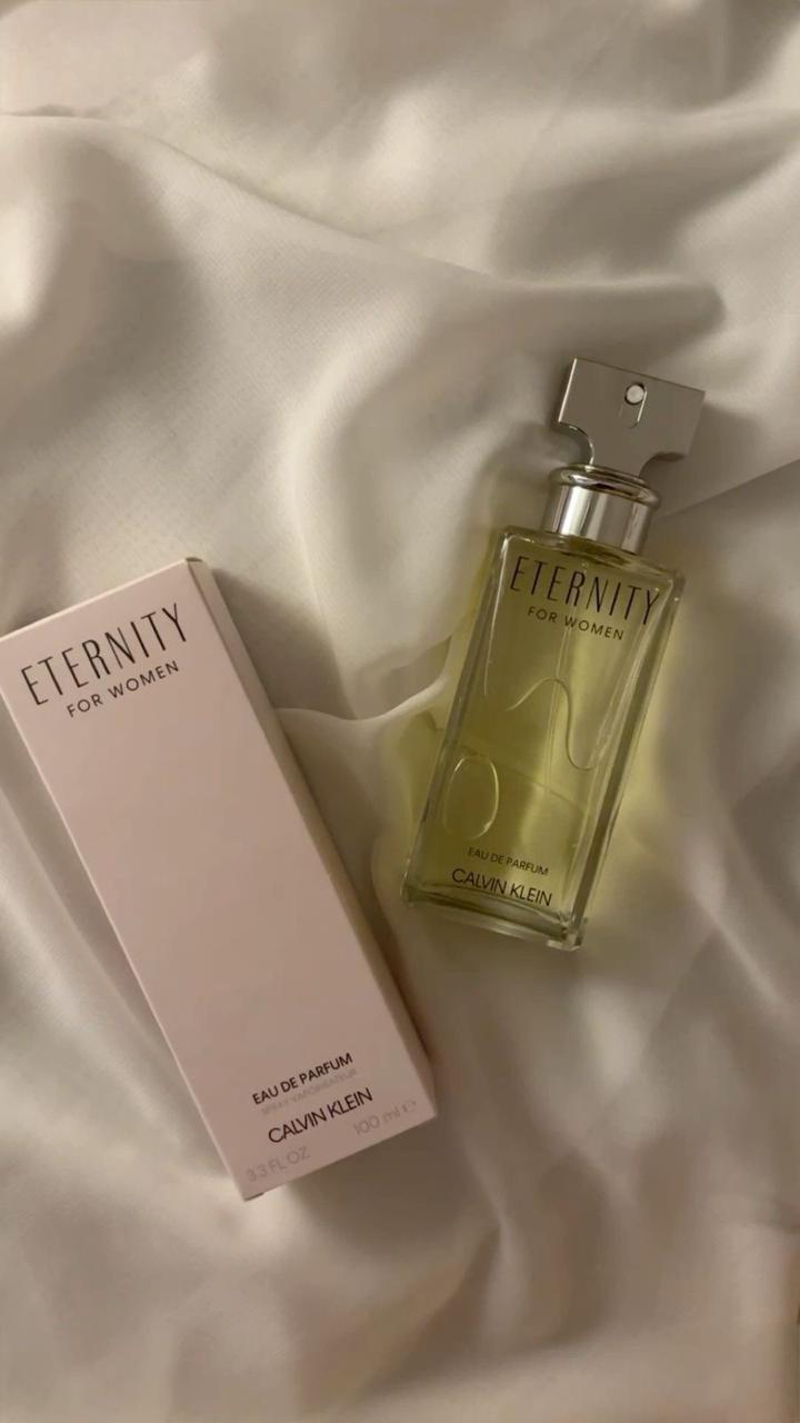 Eternity for Women Calvin Klein EDP frasco rectangular dorado