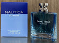 Nautica Voyage EDT 100ml frasco azul marino con caja azul